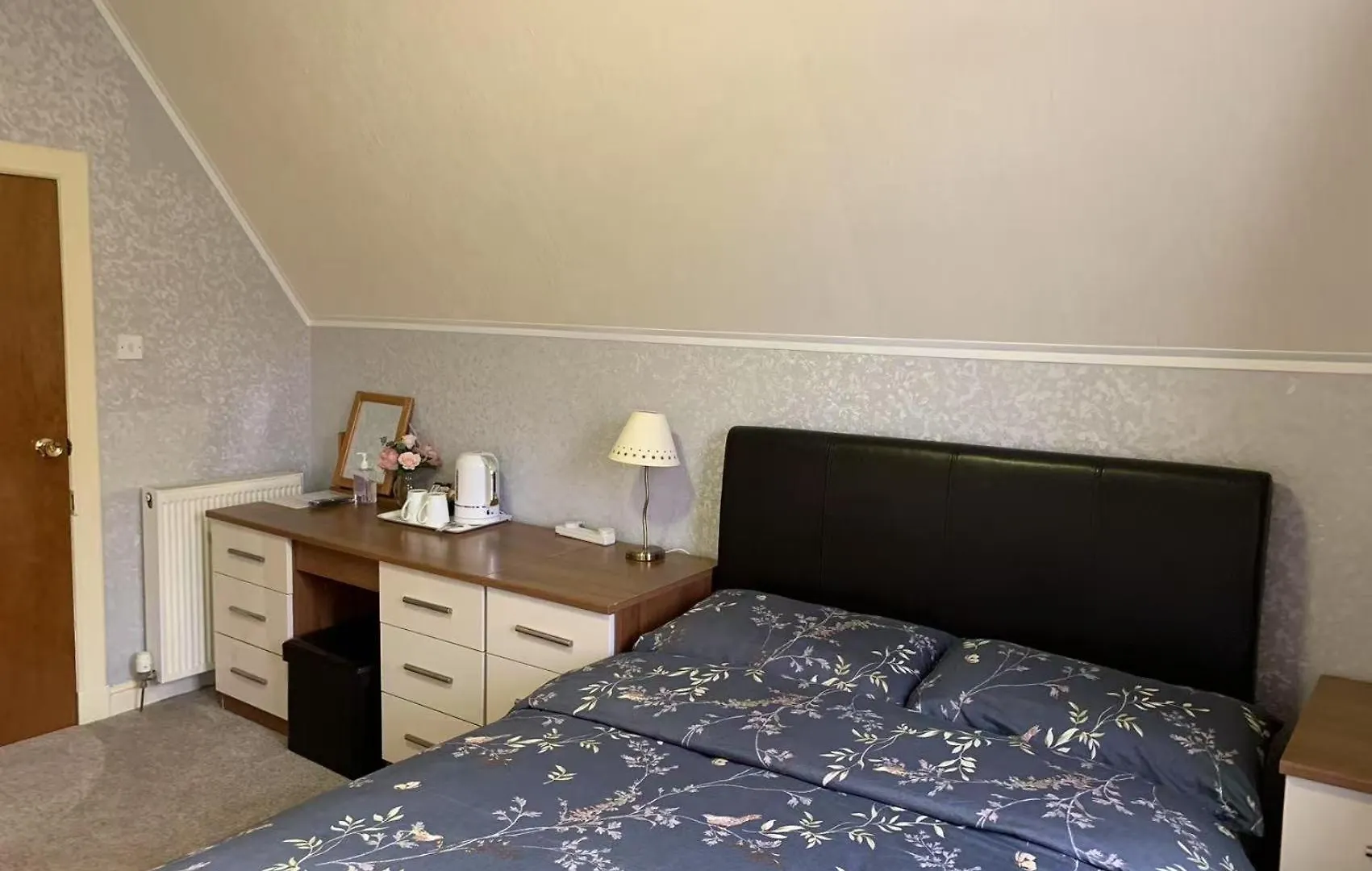 Guest house Hillhouse Hotel Edinburgh United Kingdom