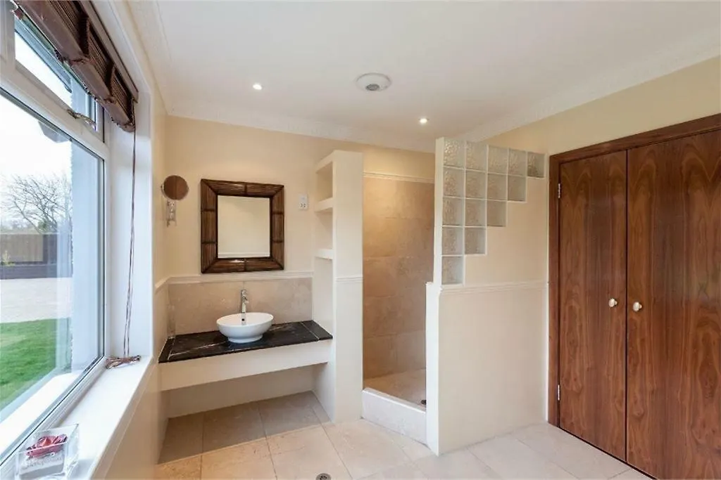 Hillhouse Hotel Edinburgh 0*,  United Kingdom